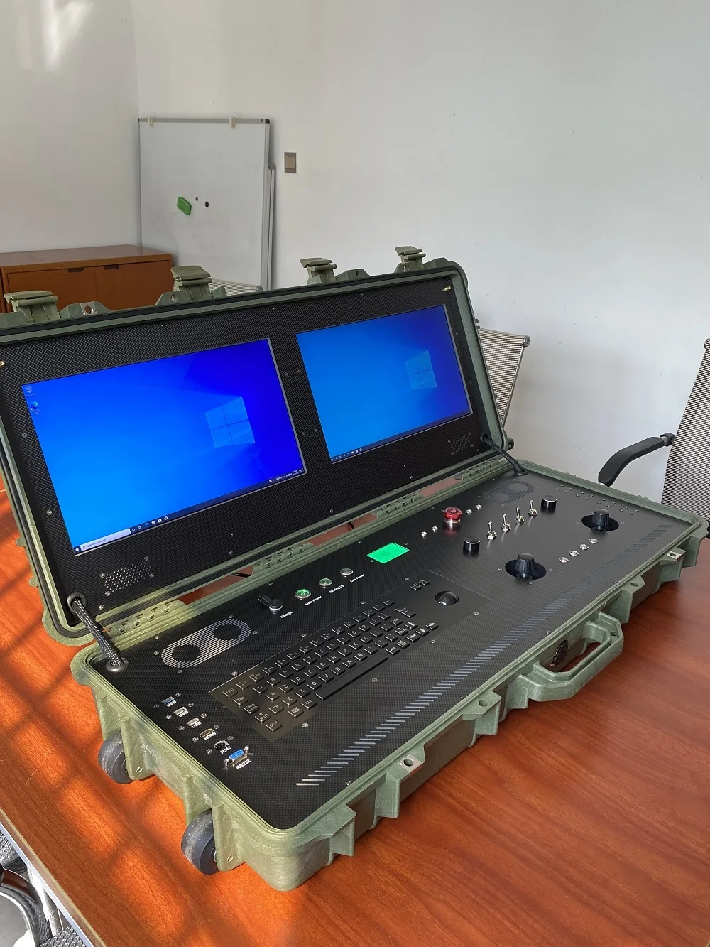 Highlight Dual Touch Screen Displays FPV Agricultural Drone Ground Control Station with Rugged Ground Computer Data Link for UAV 4 Highlight Dual Touch Screen Displays FPV Agricultural Drone Ground Control Station with Rugged Ground Computer Data Link for UAV - Image 4