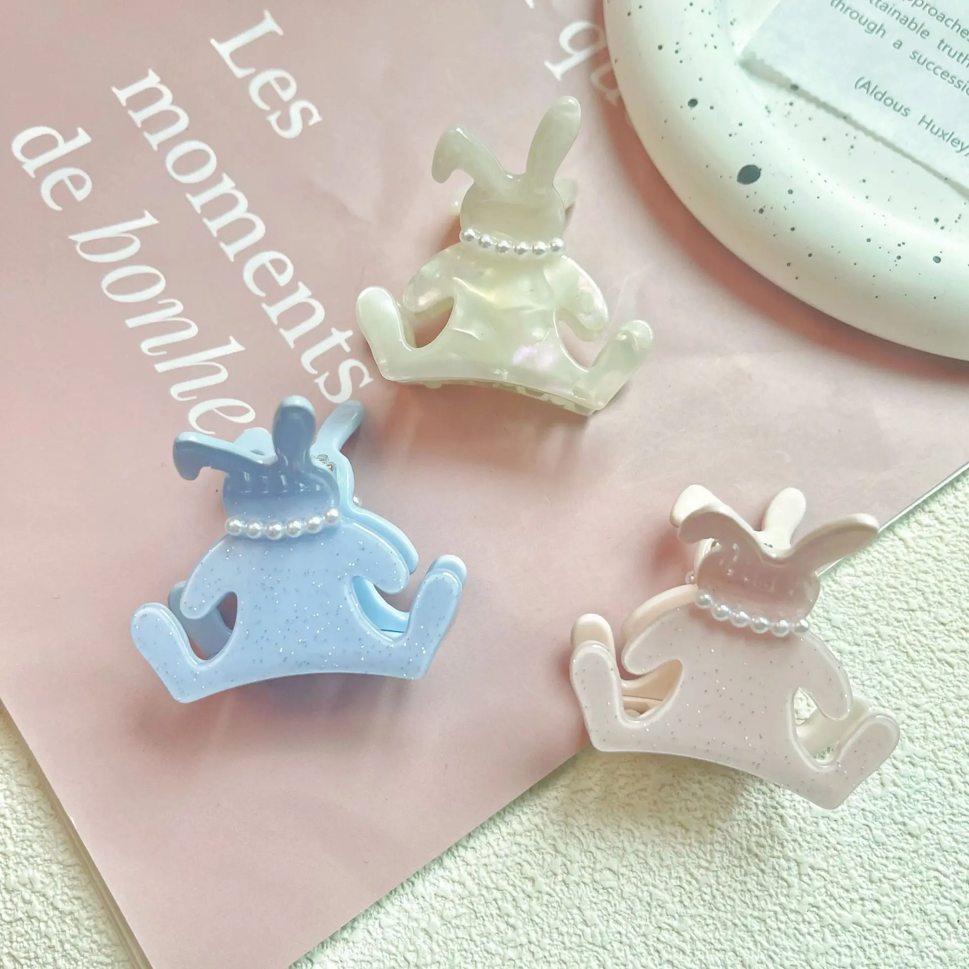 

Korean New Fashion Premium Acetic Acid Hair Claw Simple Cute 4.5cm Rabbit Pearl Small Shark Clip Hair Accessories