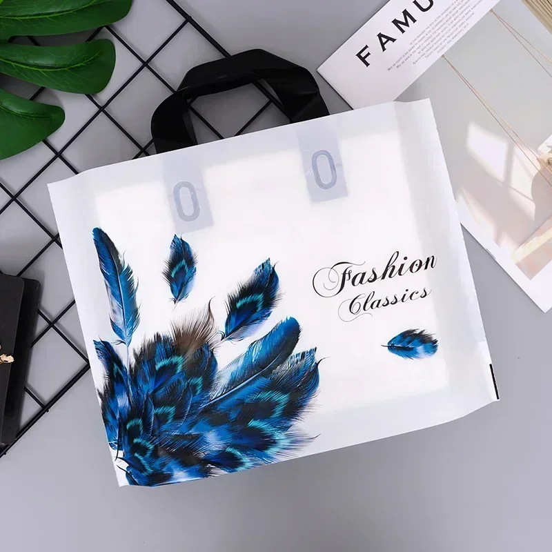 50pcs Plastic Tote Bags Clothing Shoes Shopping Bag Portable Gift Packaging Jewelry Candy Christmas and New Year Party Supplies 2