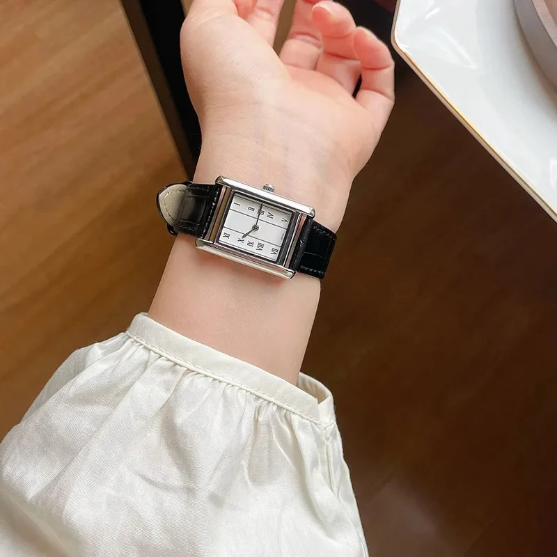 2025 New Women's Watch Quartz Watch Vintage Gold Plated Roman Number H dial Leather strap Women's bracelet clock gifts for Lover - 4