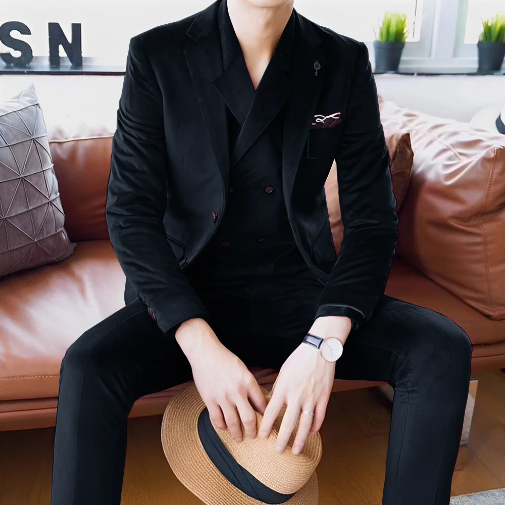 Рисунок 6 - Бархатный мужской костюм-тройка