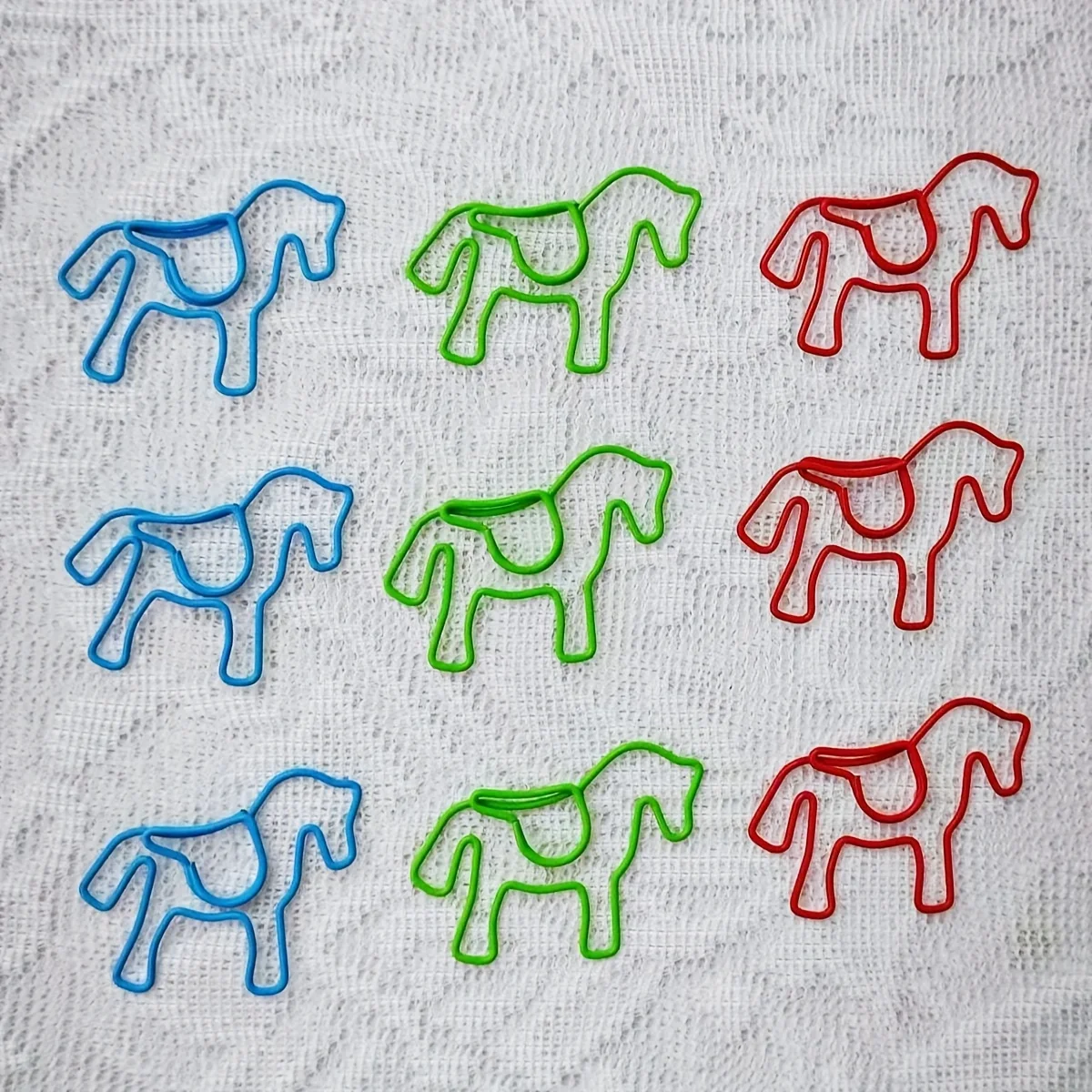 25Pcs 말 모양의 금속 종이 클립 다채로운 내구성 사무용품 책갈피 동료 교사 남성 여성을위한 선물