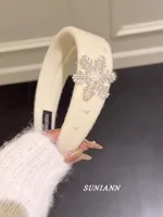 Cisas Love Song Pearl Faux Fur Snowflake Hairband Women's Sweet Cute High Hairline Winter Headwear Hair Accories