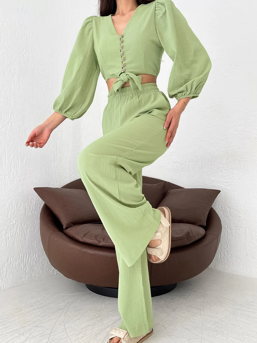 Рисунок 2 - Пижамный комплект женский с V-образным