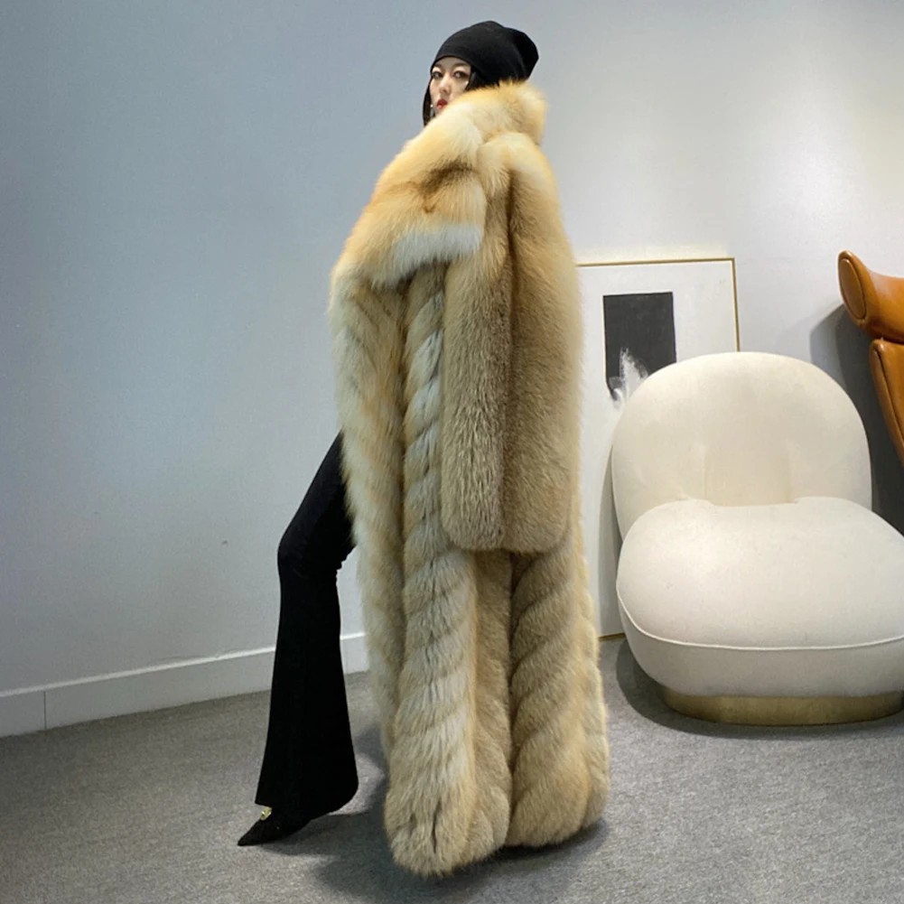 Рисунок 4 - Женское пальто Denny & Dora из лисьего меха