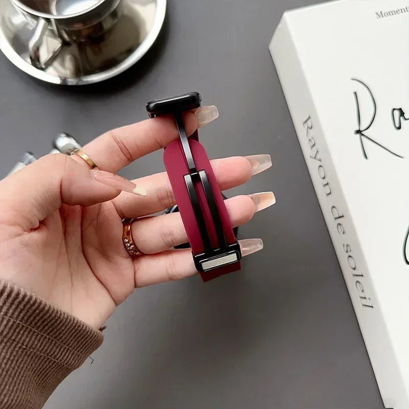 22mm 20mm Strap Silicone Magnetic Buckle Band For Samsung Galaxy watch 4/5/6/classic gear s3 active 2 Sport For Huawei GT 4 3 2E