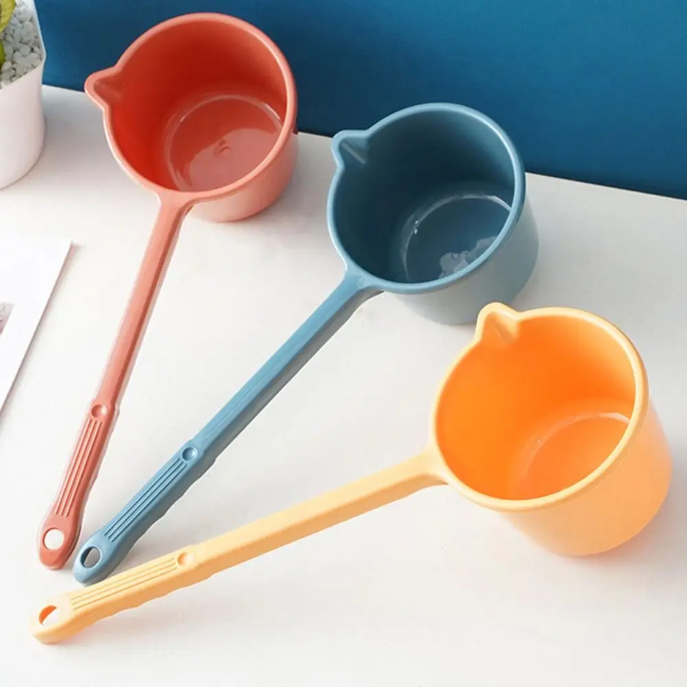 Thickened Long Handle Water Scoops Deepened Non-slip Handle Kitchen Water Spoon Plastic Washing Ladle Watering Flower