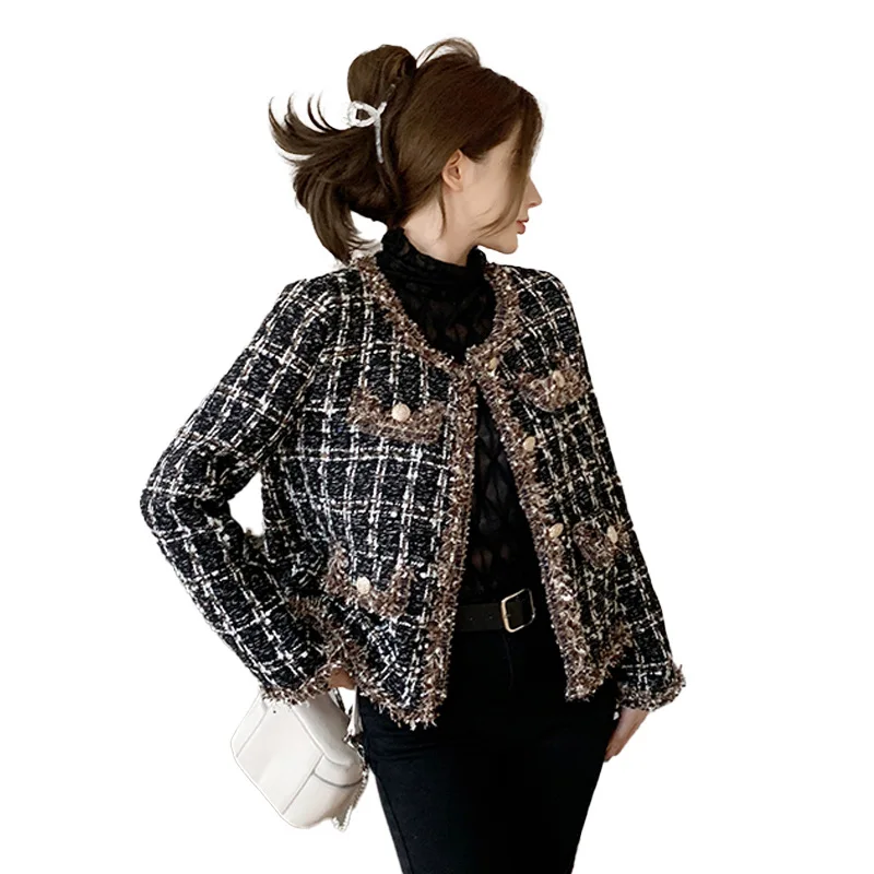 

Женская короткая куртка в черно-белую клетку с бахромой, новый сезон весна-осень 2024