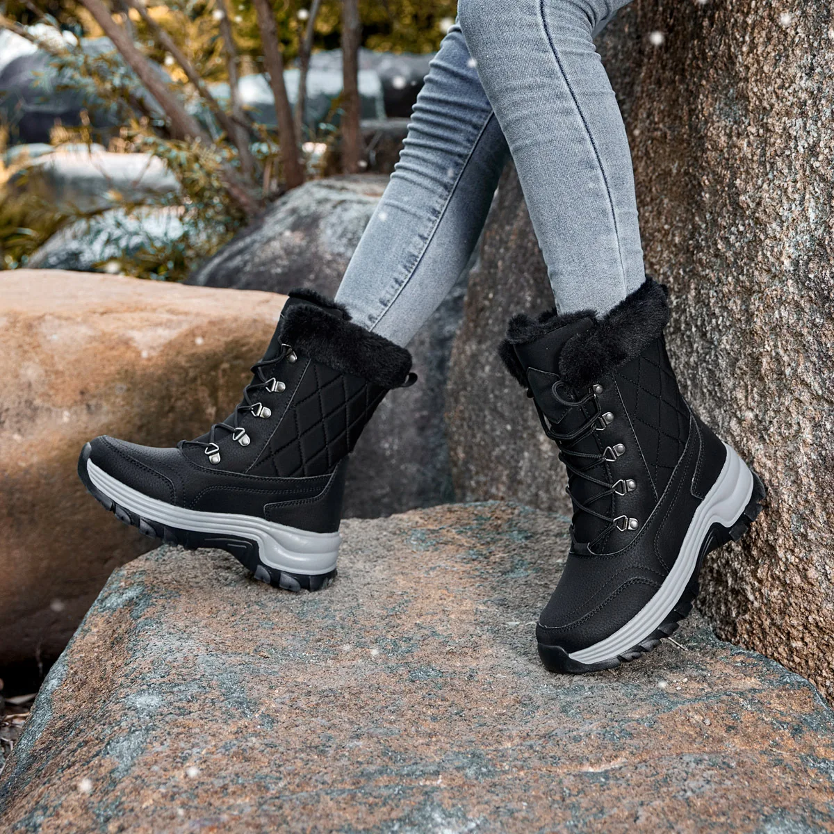 New Winter Women Boots High Quality Thick Plush Snow Boots Lace-up Comfort Ankle Boots Outdoor Waterproof Hiking Boots Size36-42