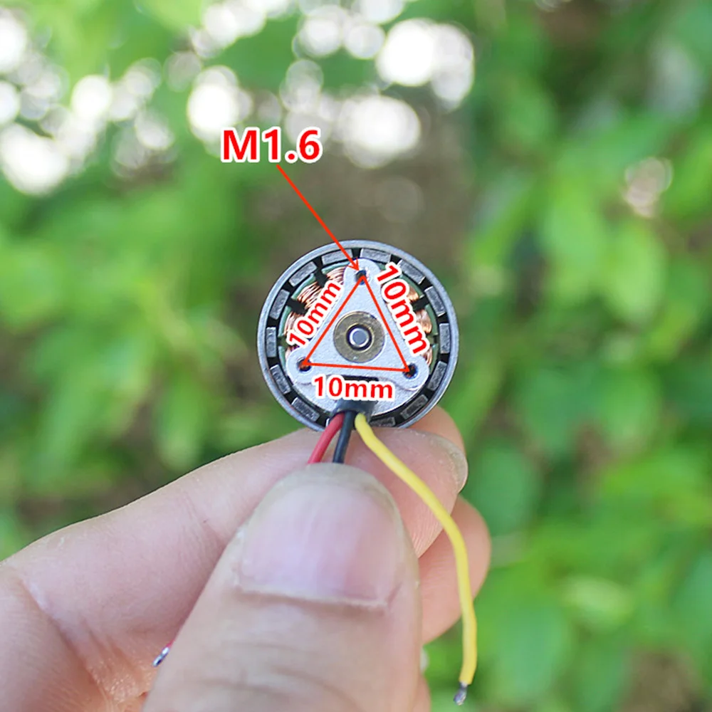Motor pastrup 1605 1850KV BLDC 2-3S + flotër e verdhë për aeroplan RC