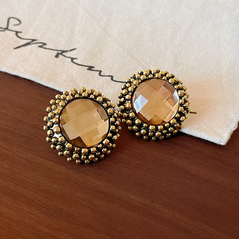 Earring Vintage Bronze Rhinestone Stud Simple Fashion Round Flower Earrings Women Wedding Jewelry Personality Gifts