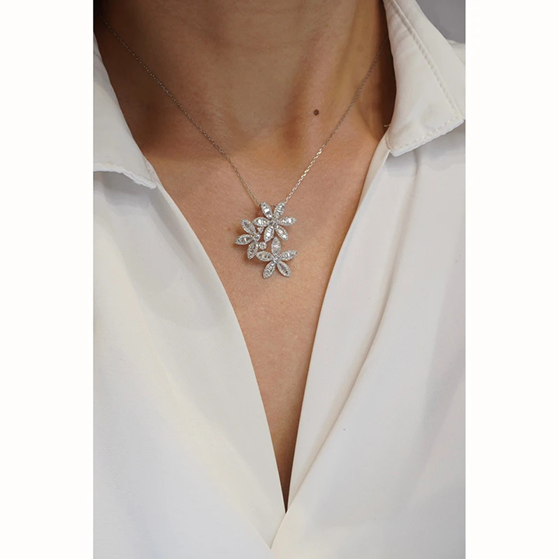S9898b04972ca4a989e4ec3ac90130914I Aazuo 18K Solid White Gold Real Diamond 1.35ct 3 Flowers Necklace With Chain Gifted For Women Luxury Party 18 Inch Au750