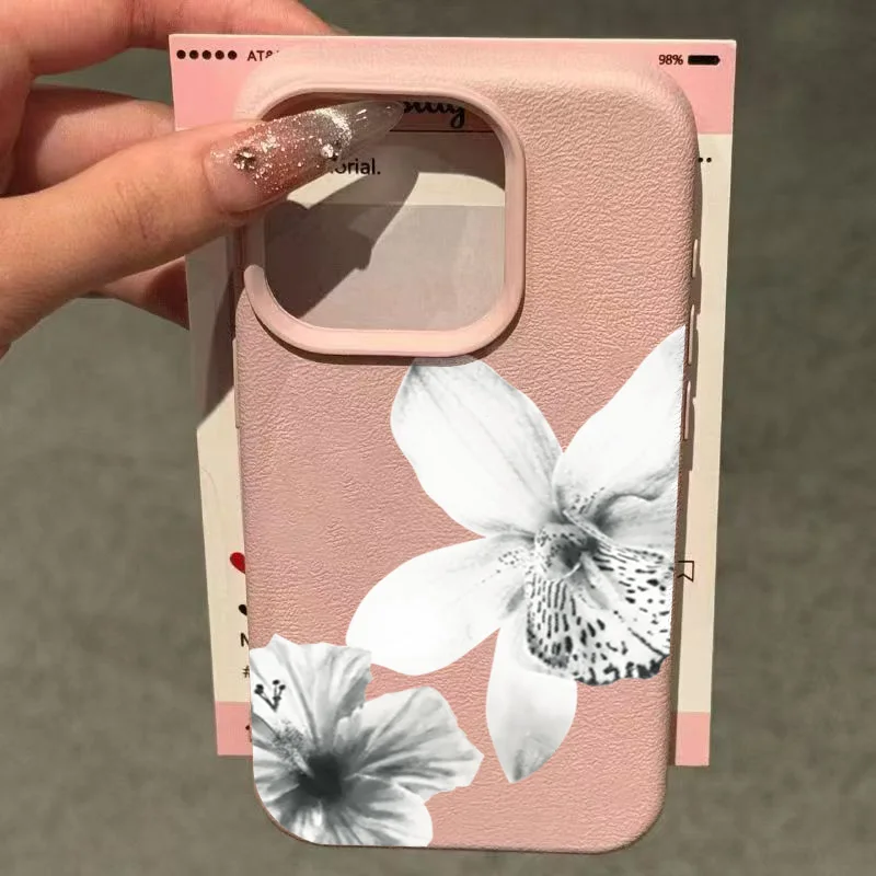 Elegant Black and White Floral Pattern Phone Case