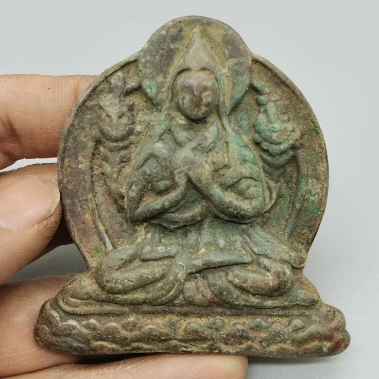 

Treasure Nepalese Tibetan bronze red spot green embroidery Tsongkhapa Tibetan Buddha pulp warm and old-fashioned