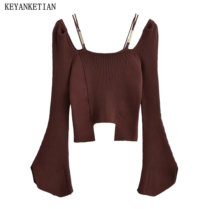 

Новинка от KEYANKETIAN, женский облегающий свитер с металлическим наплечным ремнем и расклешенными рукавами, популярный стильный женский трикотажный топ