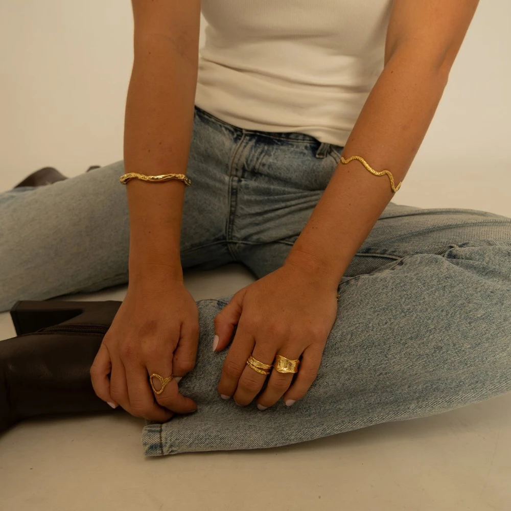 18K Gold Plated Ripple Twist Opening Bangle for Women Waterproof Stainless Steel PVD Lava Textured Tidal Bracelet Retro Jewelry