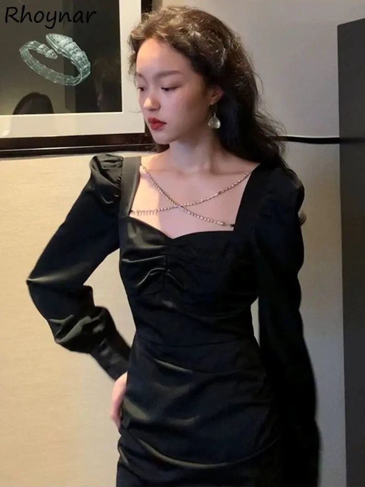 

Платье женское с квадратным вырезом, элегантное приталенное мини-платье с длинным рукавом, с цепочкой, в французском стиле, стильное простое пикантное элегантное для молодых девушек