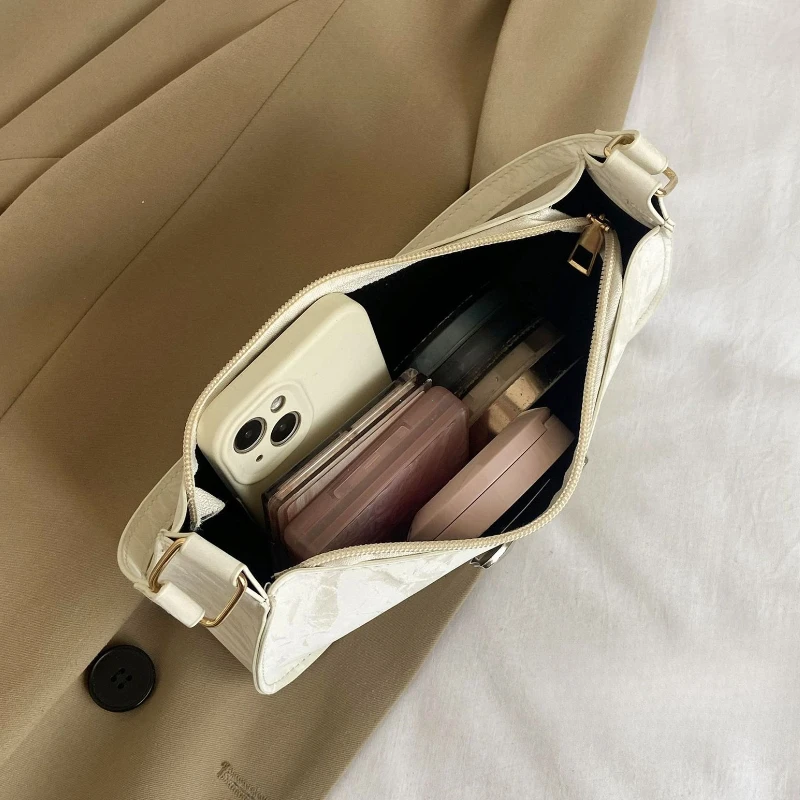 Sweet Fresh Small Bow Handbag for Women Trendy Underarm Shoulder Bag, Suitable for Daily Use, Outings, Dates, Parties, Gifts.