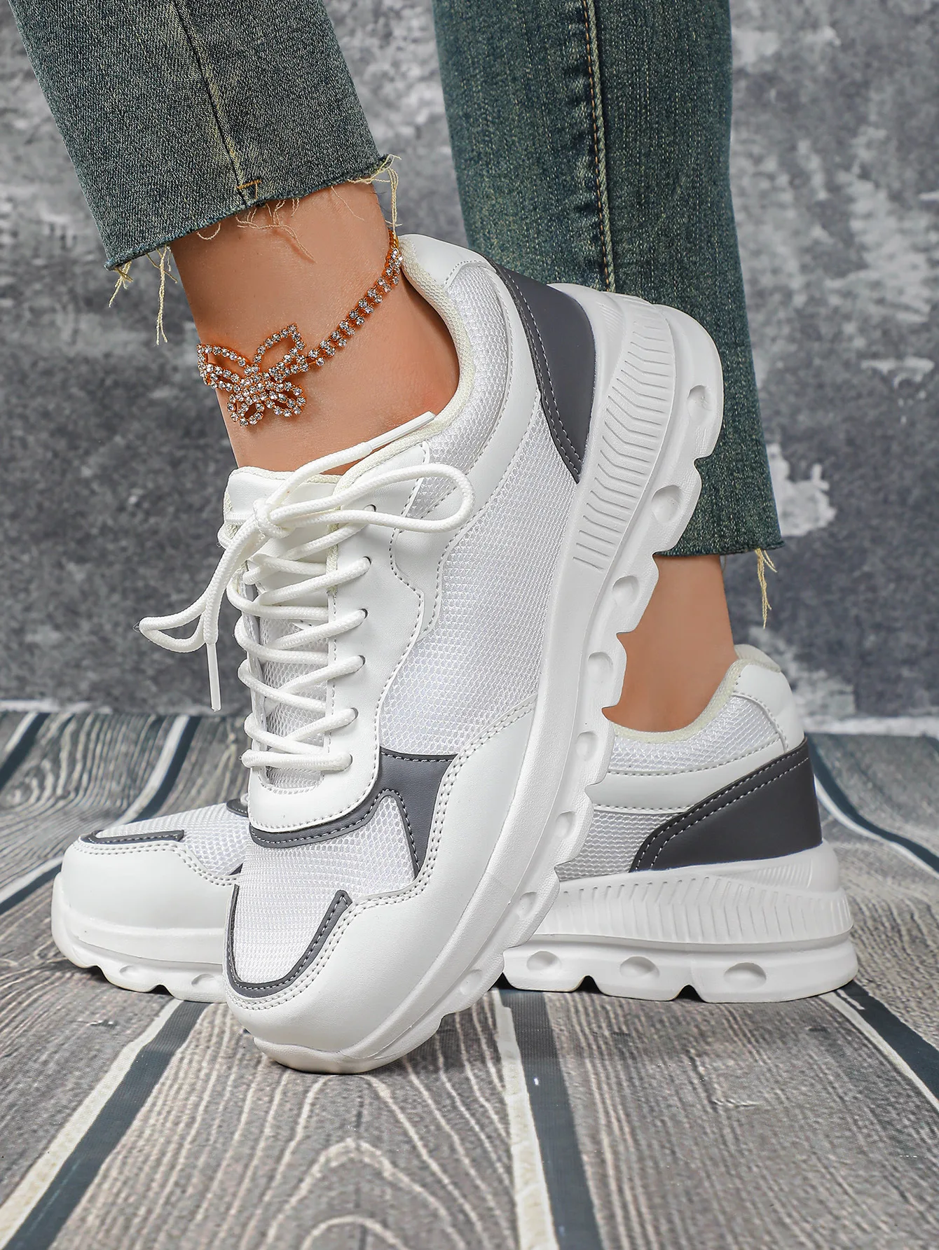 VEAMORS Mesh Running Shoes - Lifestyle Image 5