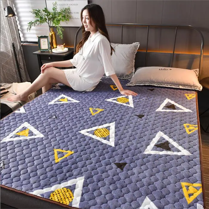 Mattress Topper Thickened milk velvet antiskid Flannel soft cushion warm tatami mattress washable