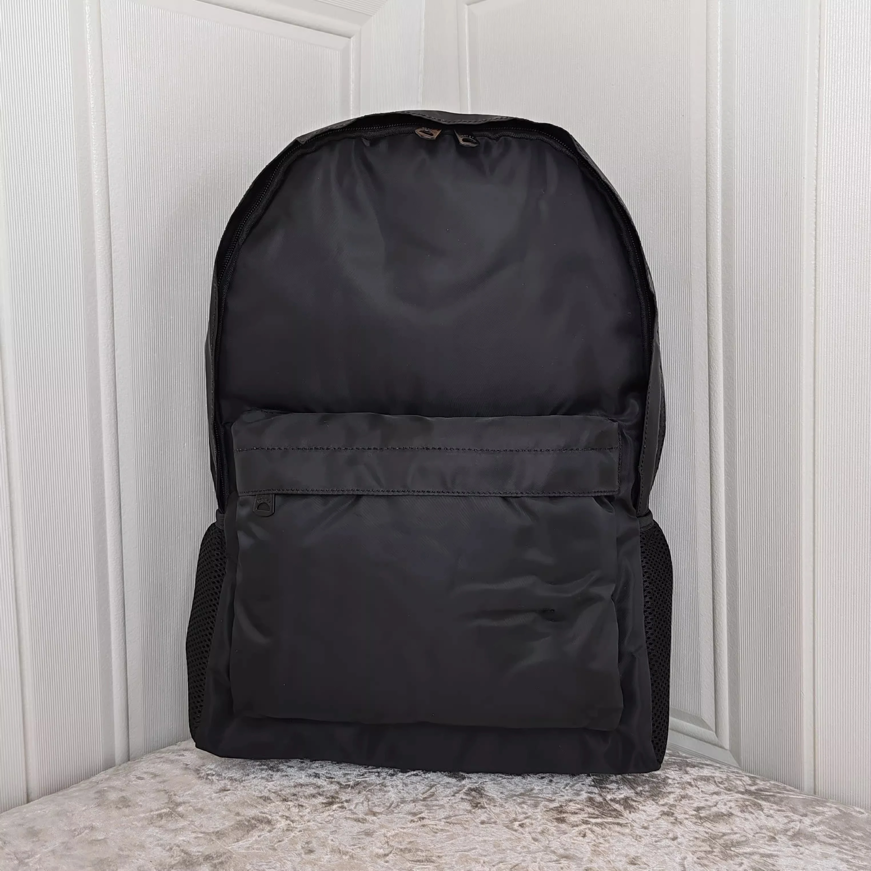 

Japanese Made Nylon Commuting Backpack Large Capacity Backpack Youth Business Travel Bag, Computer Bag, Student Backpack