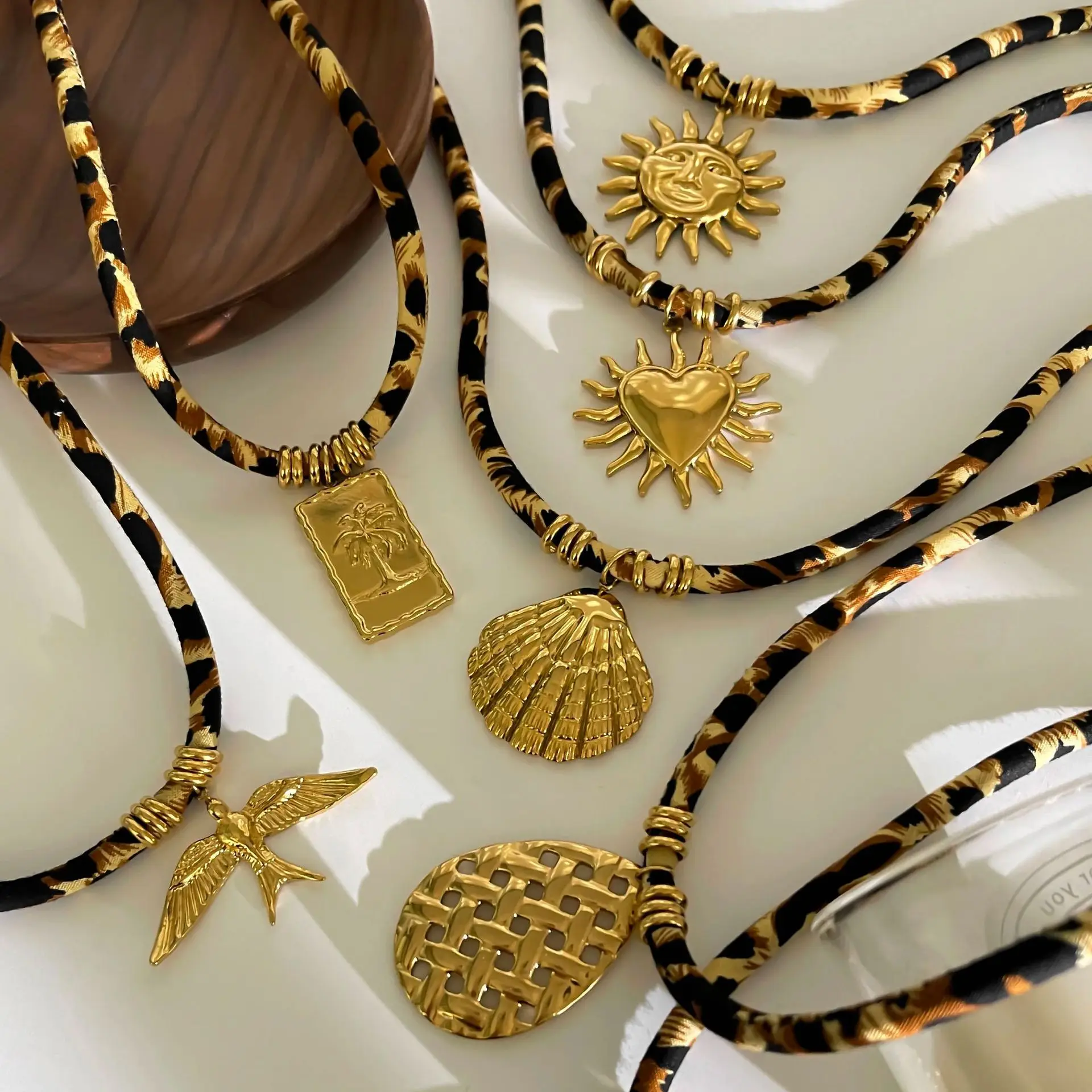 Sexy Leopard Print Velvet Rope Design Stainless Steel Necklace Gold Color Waterproof Sun Fish Heart Pendant Choker Trend Jewelry