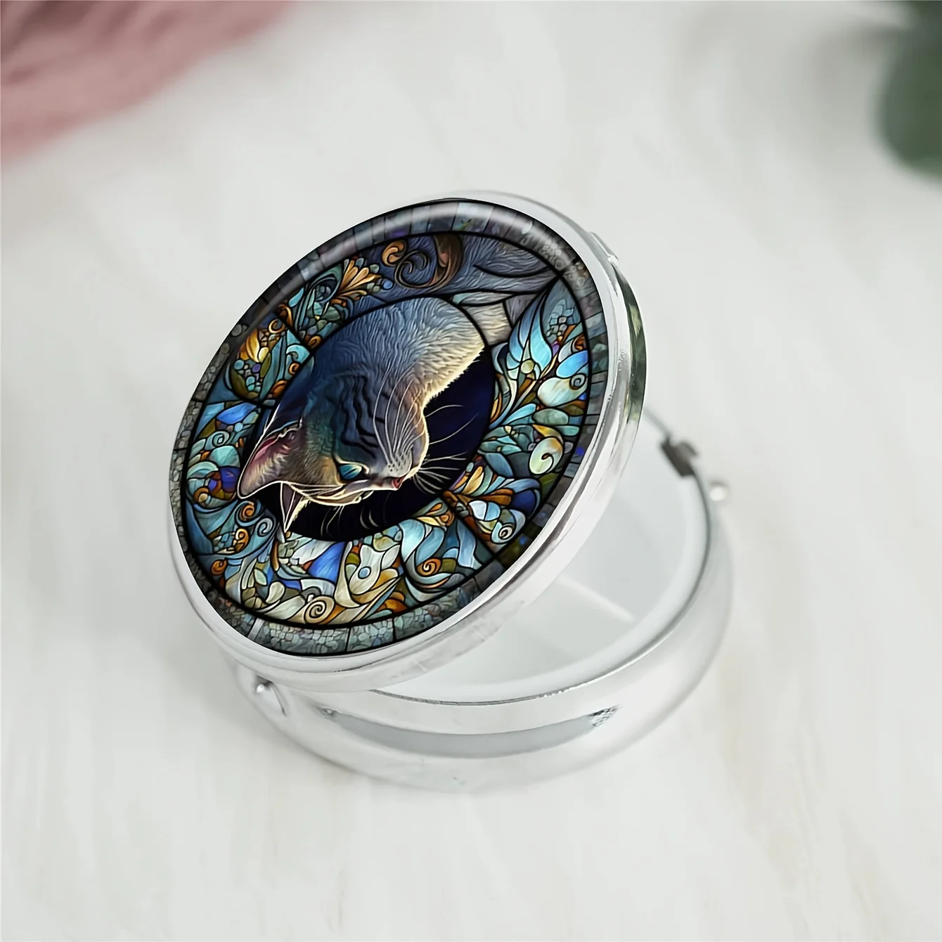 Charming Cat Theme Pill Storage Box-Portable 3-grid medicine box,suitable for travel and wallet carrying,with spiritual design