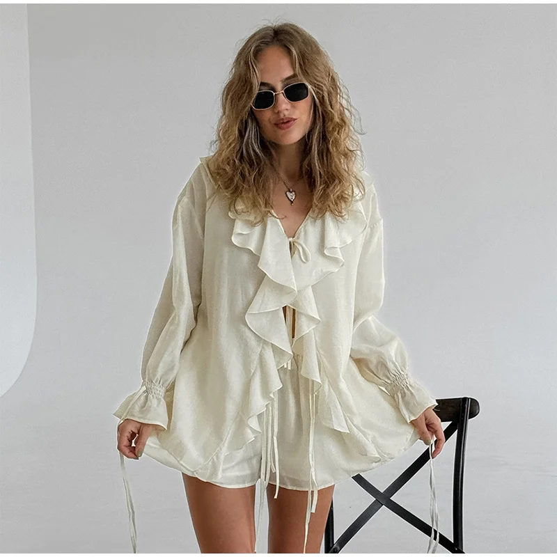 Conjunto de 2 piezas de pantalones cortos holgados con volantes para mujer, cuello en V, camisas caladas, pantalones cortos de pierna ancha, traje blanco para primavera y verano 2025.