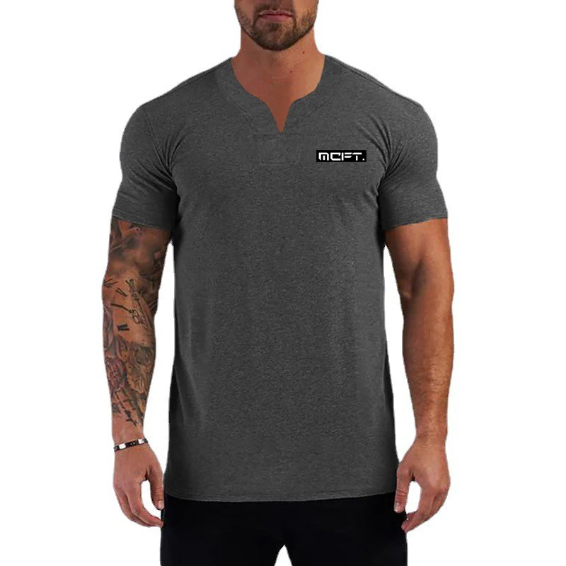 

Футболка мужская с коротким рукавом и V-образным вырезом