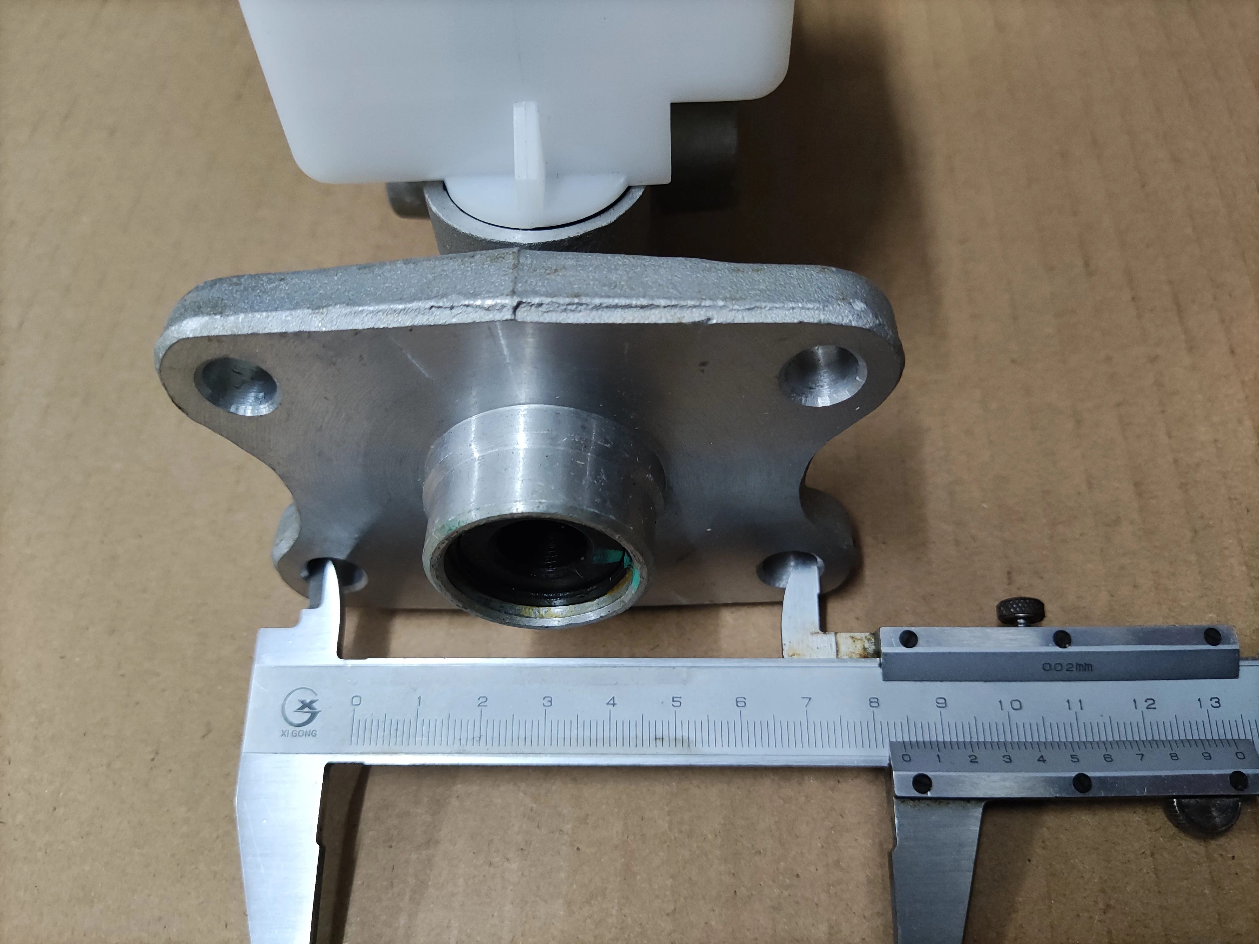Delica Space Gear Brake Top 4 oil pipe port