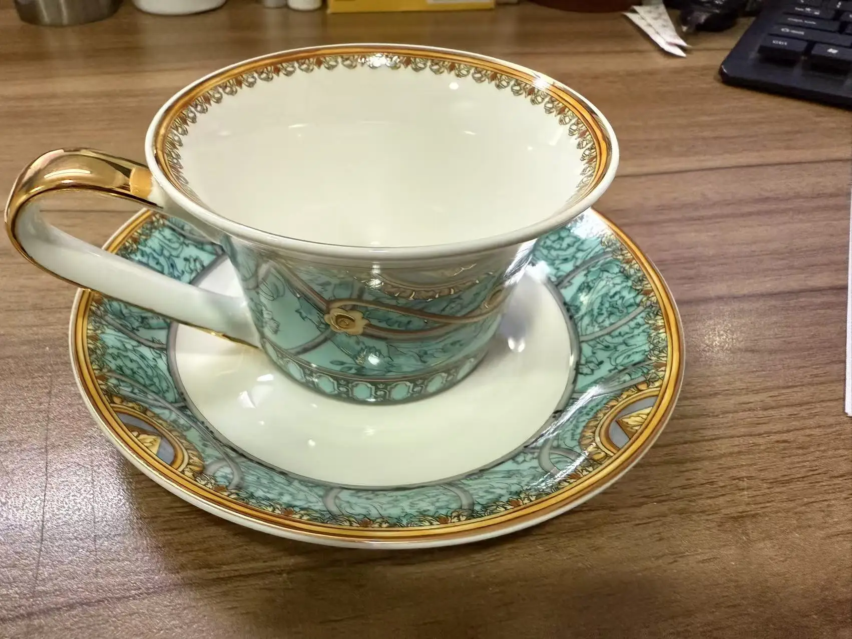 European Gold Rim Coffee Cups Bone China Hand-painted coffee cup saucer set flower coffee mug set