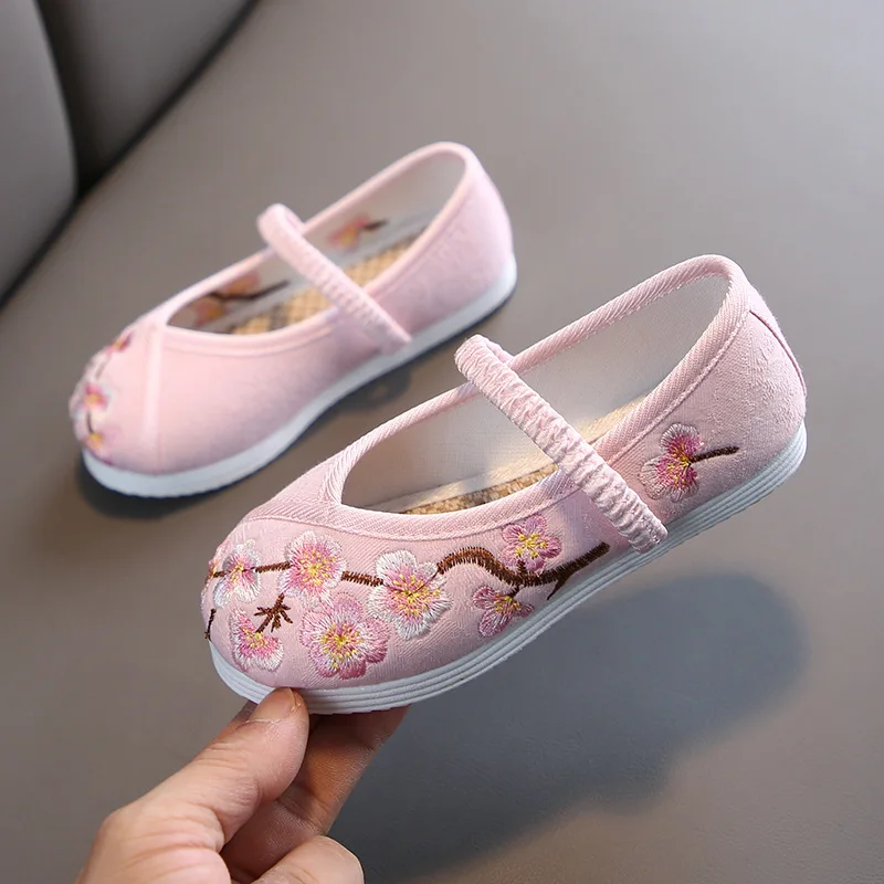 Girls Embroidered Shoes Beijing Traditional Cloth Shoes Dance Shoes Performance Small White Shoes