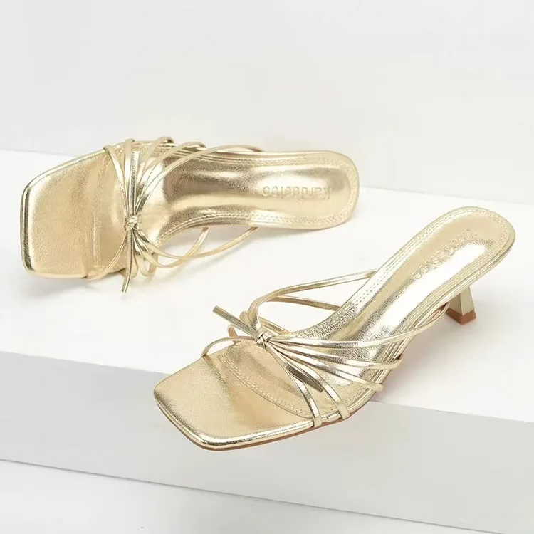 Neue Sommer-Sandalen für Damen mit dünnen Riemen und dünnem Absatz, quadratischer Zehenpartie, offener Spitze, zum Hineinschlüpfen, strapazierfähig, mittelhoher Absatz – Detail 2