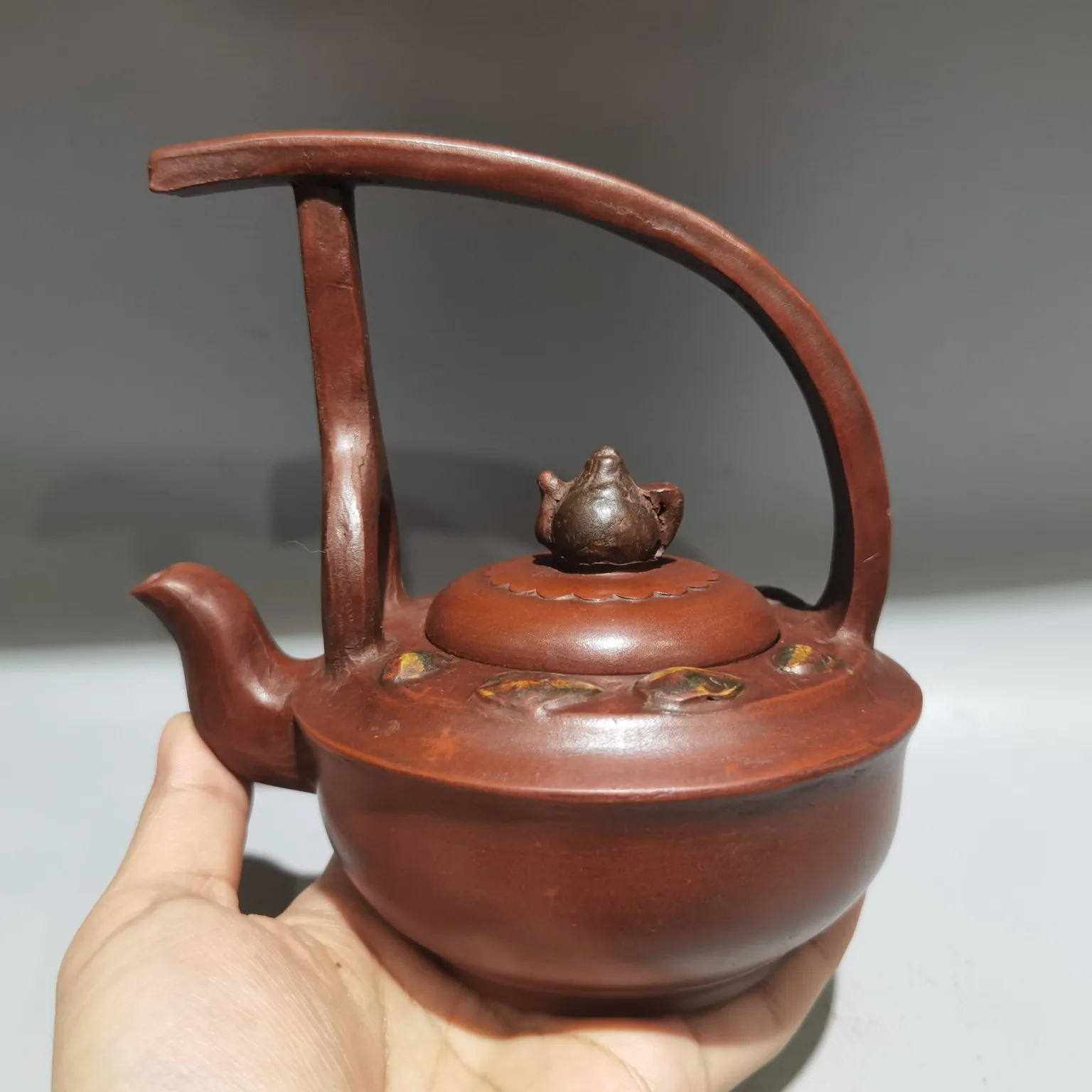 

The Classic Purple Clay Teapot Is Finely Crafted And Has A Beautiful Appearance Which Is Worth Collecting And Decorating