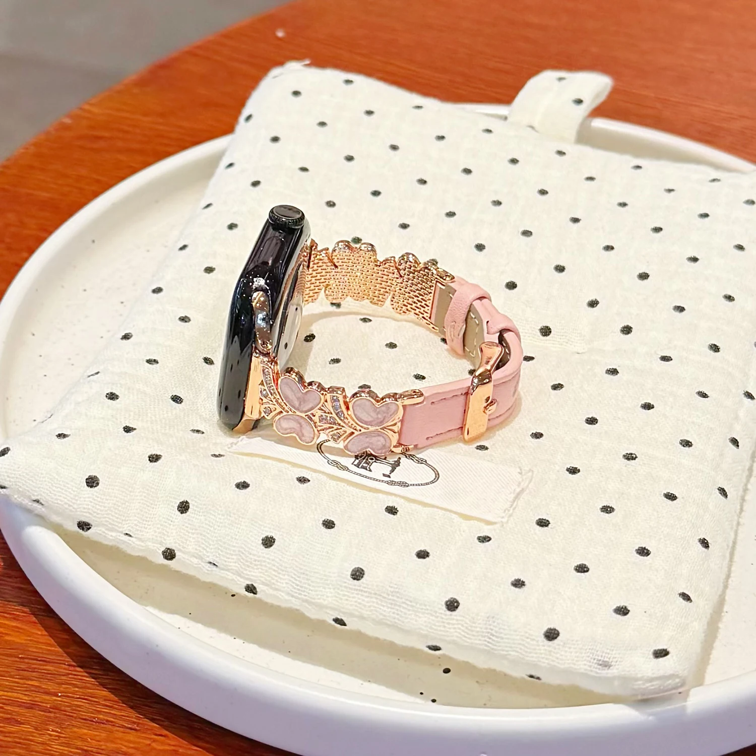Chic Butterfly Leather Strap for Smartwatch - Cute and Stylish Girl's Accessory