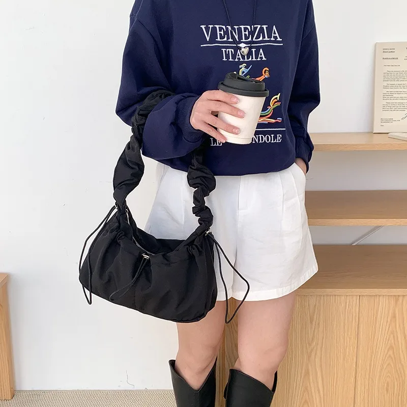 Borsa a tracolla pieghevole alla moda semplice Borsa a tracolla ascellare di design casual vintage da donna Nuove borse di lusso di alta qualità - immagine 3
