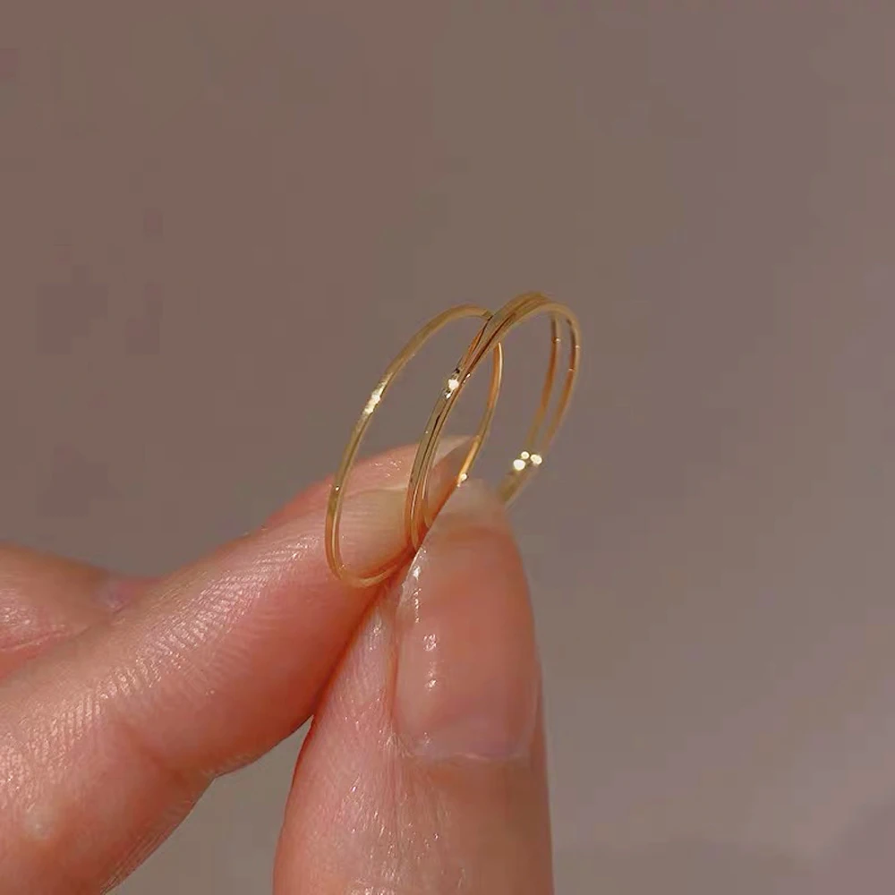 Elegant Thin Titanium Steel Couple Ring in Silver and Rose Gold Tones - Stylish and Simple Design