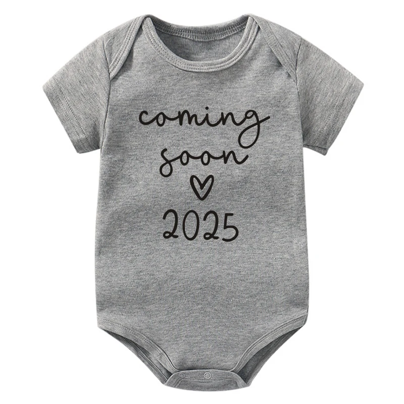 Baby Announcement Coming Soon 2025 Baby Bodysuits Summer Boys Girls Romper Newborn Body Pregnancy Reveal Clothes 3
