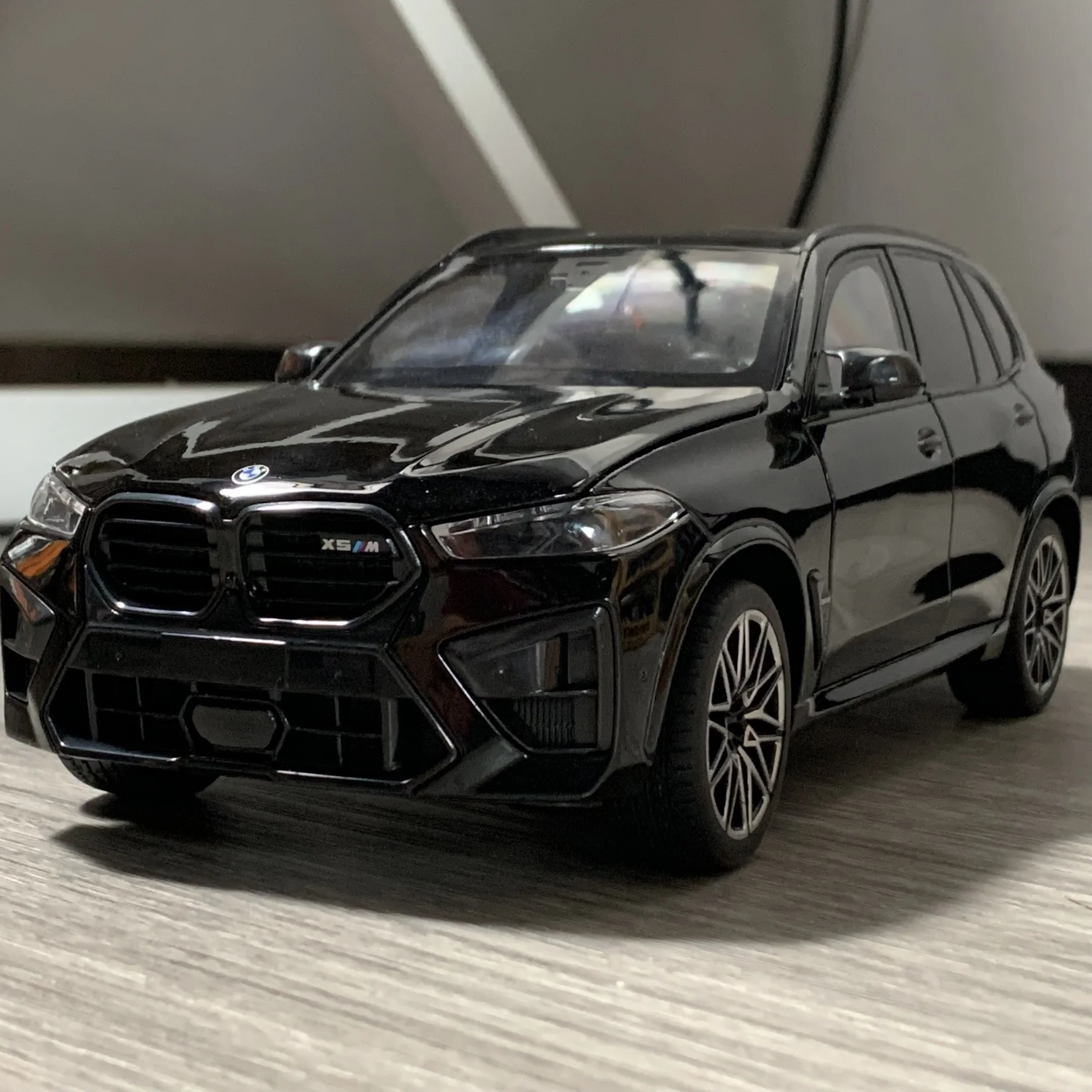 1/18 BMW X5M LCI ダイキャストモデル S98dfb4e0e08047e89bd12c12dcb51