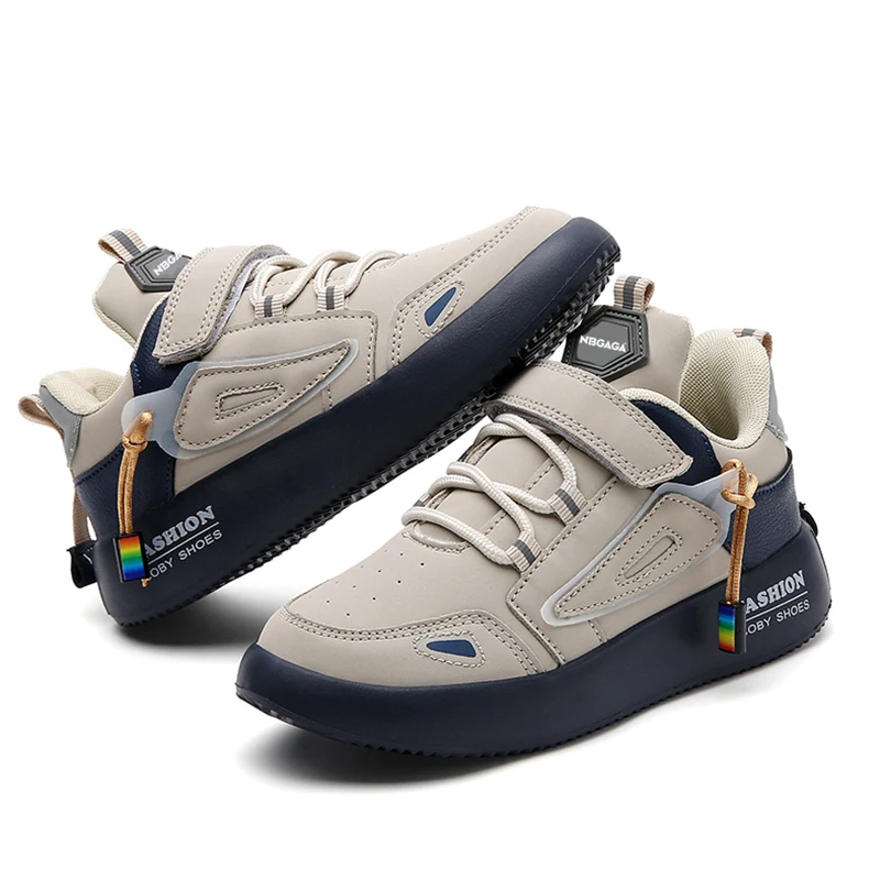 أحذية الجري الجلدية الجديدة للأطفال أزياء الأطفال عارضة المشي طالب التنس أحذية رياضية عدم الانزلاق