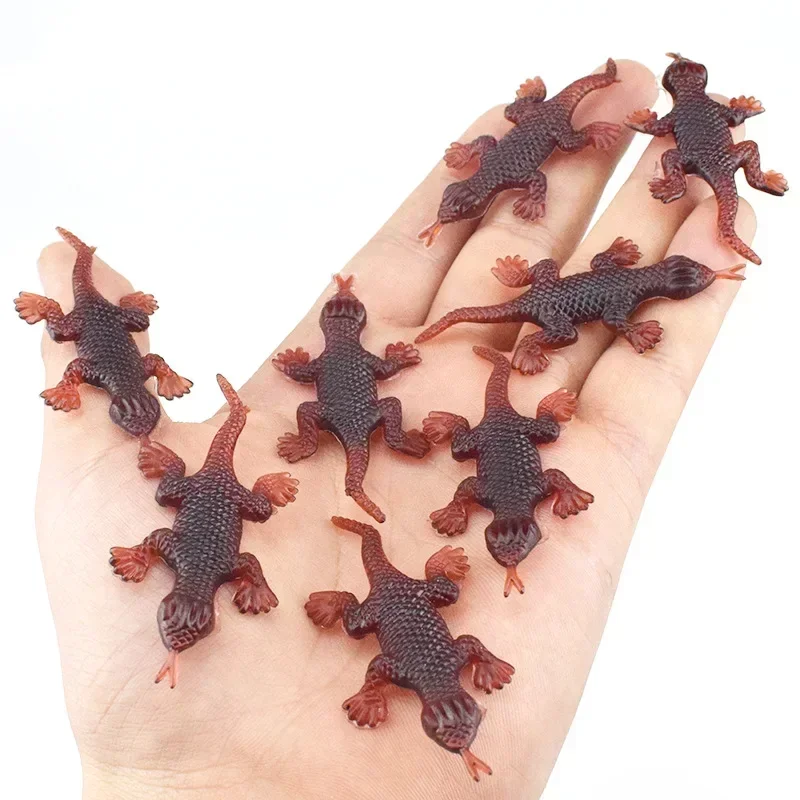 Fake Roaches Scary Insects Plastic Bugs Pretty Realistic Fake Cockroach for Halloween Party Tricking People Kids Playing Gifts prank toys joke toys