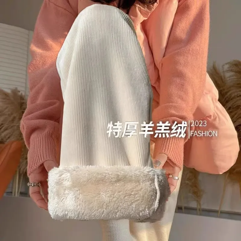 Lambswool corduroy wide-leg pants off-white