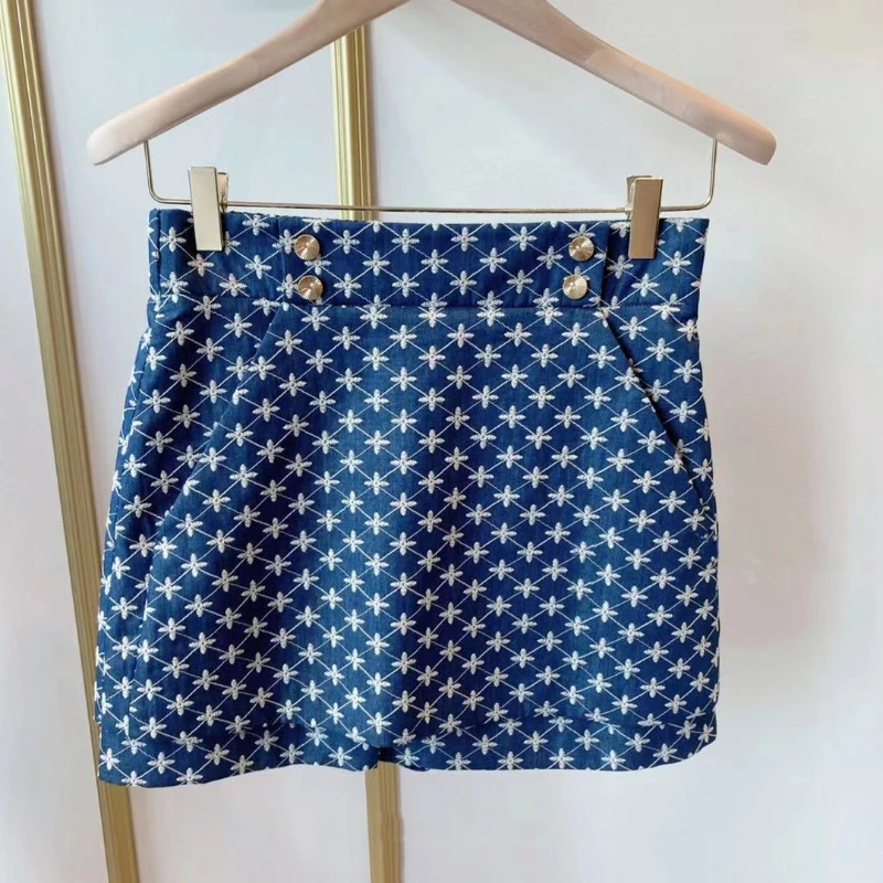 

2024 Spring and Summer Special Price Sweet Embroidered Flower Metal Buckle Decorated Pocket Culottes
