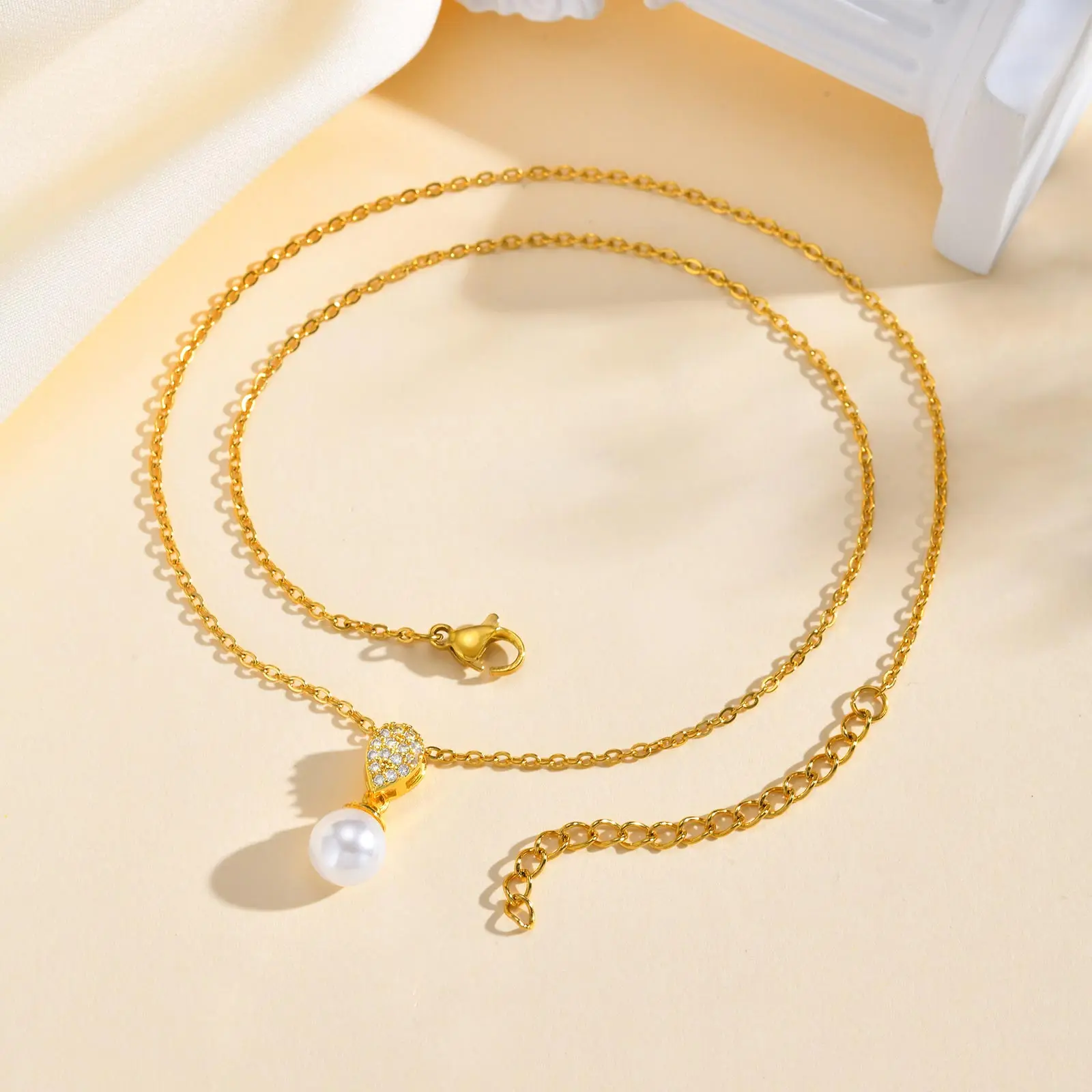 Kupfer-Imitationsperle-Kirsch-Anhänger-Halskette mit Zirkon, trendige, zierliche Edelstahl-Ketten-Halskette, Luxus-Schmuck für Frauen – Detail 9