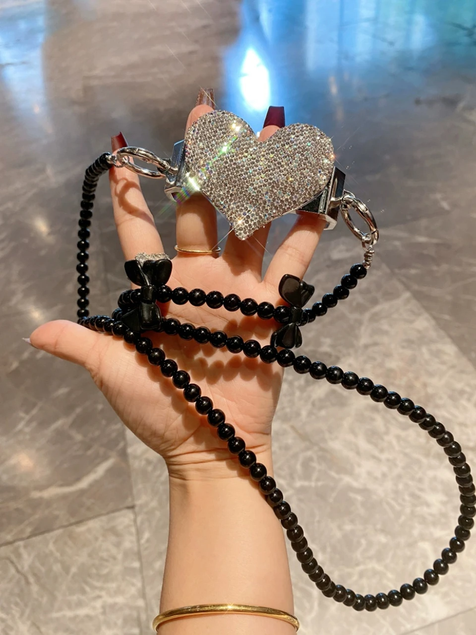 러브 하트 전화 케이스 백 클립 블랙 진주 체인 끈 다이아몬드 분실 방지 유물 휴대용 유니버설 라인 석