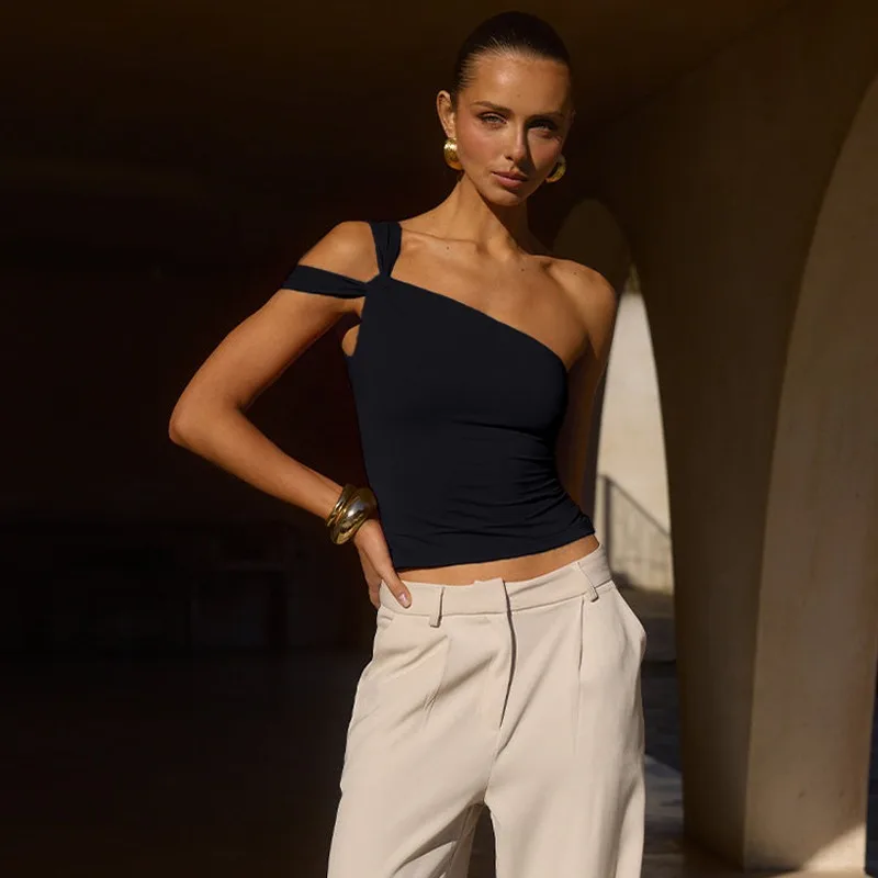 Spring and Summer New Women's Design Sense Irregular Straps Off-Shoulder Bandeau Vest Fashion Y2K Pleated Women's Slim Sling Top