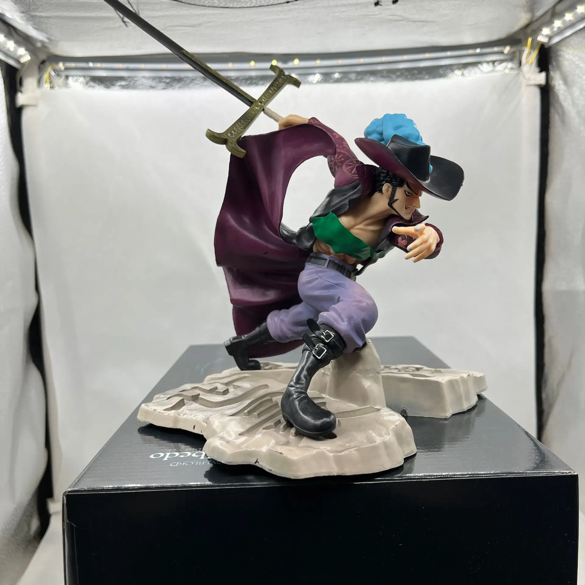 Figura De Ação One Piece Dracule Mihawk Pop Excelent Model 2