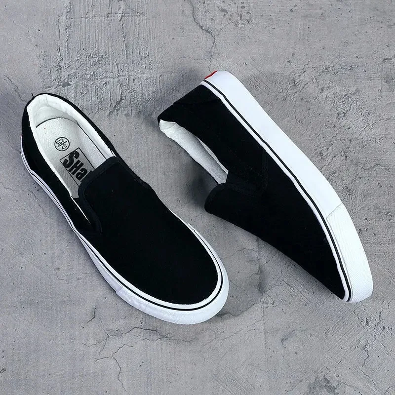 One pedal (white and black edge)