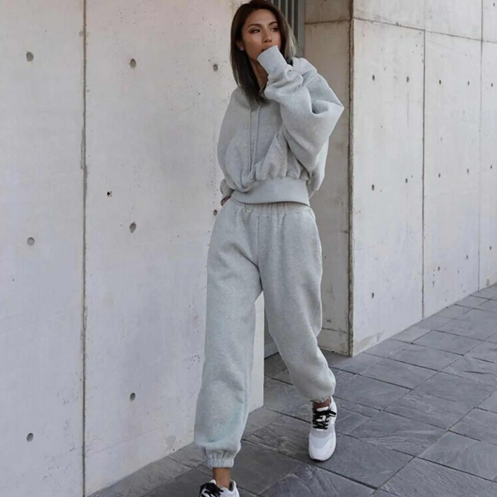 

Women's Sweatsuit Two Piece Outfits Solid Color Hooded Top Jacket And Elastic Waistband Sweatpants Casual Tracksuit Sets