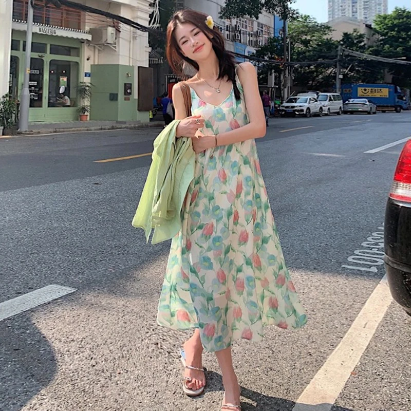 

Платье женское средней длины с лямкой на шее, шикарный пляжный сарафан с цветочным принтом, с тюльпаном, с V-образным вырезом, для отдыха, на лето
